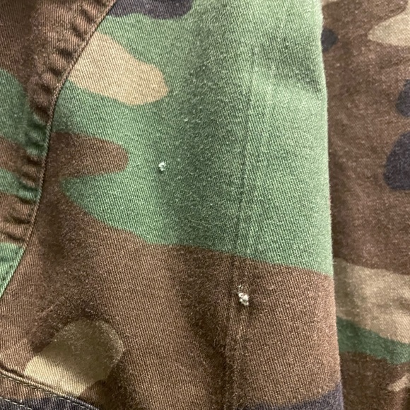 US Army BDU jacket, woodland camouflage pattern.  Size Medium-Regular. 1 each. - Picture 5 of 5